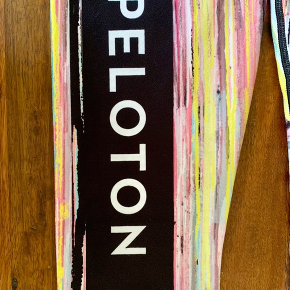 Peloton x WITH Rainbow Capri - Medium - Picture 2 of 4